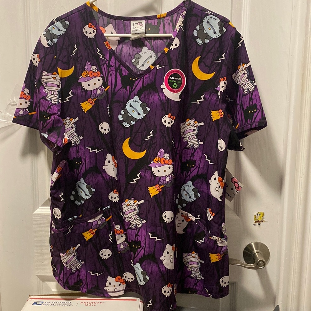 Hello Kitty Halloween Scrub Top XL